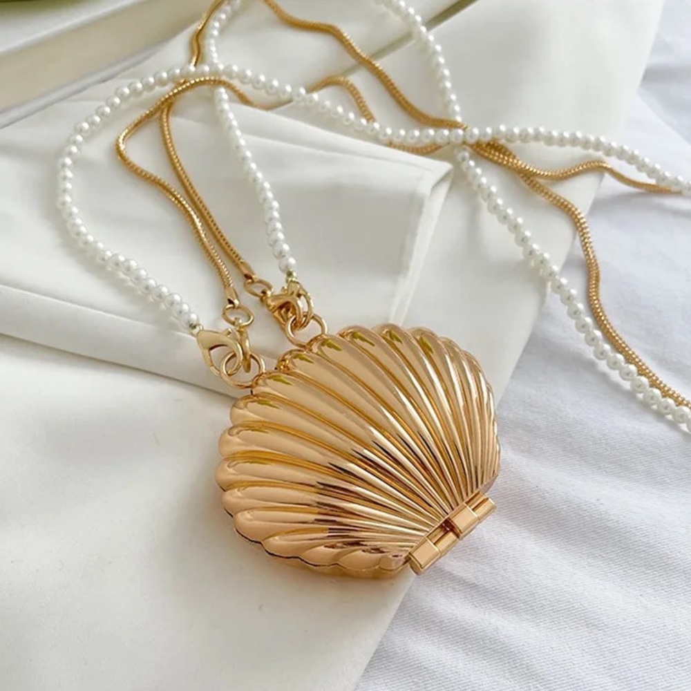 Gold Seashell Lipstick Bag – Pearl Chain, Chic Mini Crossbody